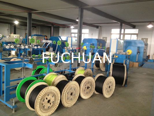 Máquina retorcedora de alambre central Sky Blue 3Pcs 700Rpm Equipo de rotación de alta estabilidad